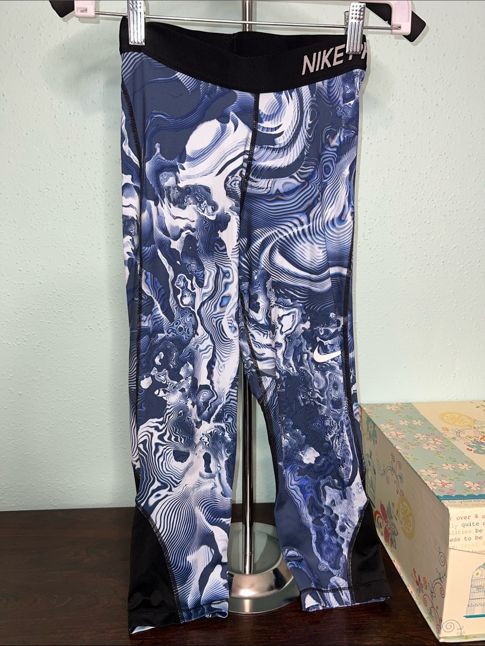 Nike Dry Fit Blue White Swirl Leggings $18